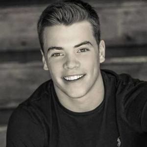 Meet your Posher, Chase